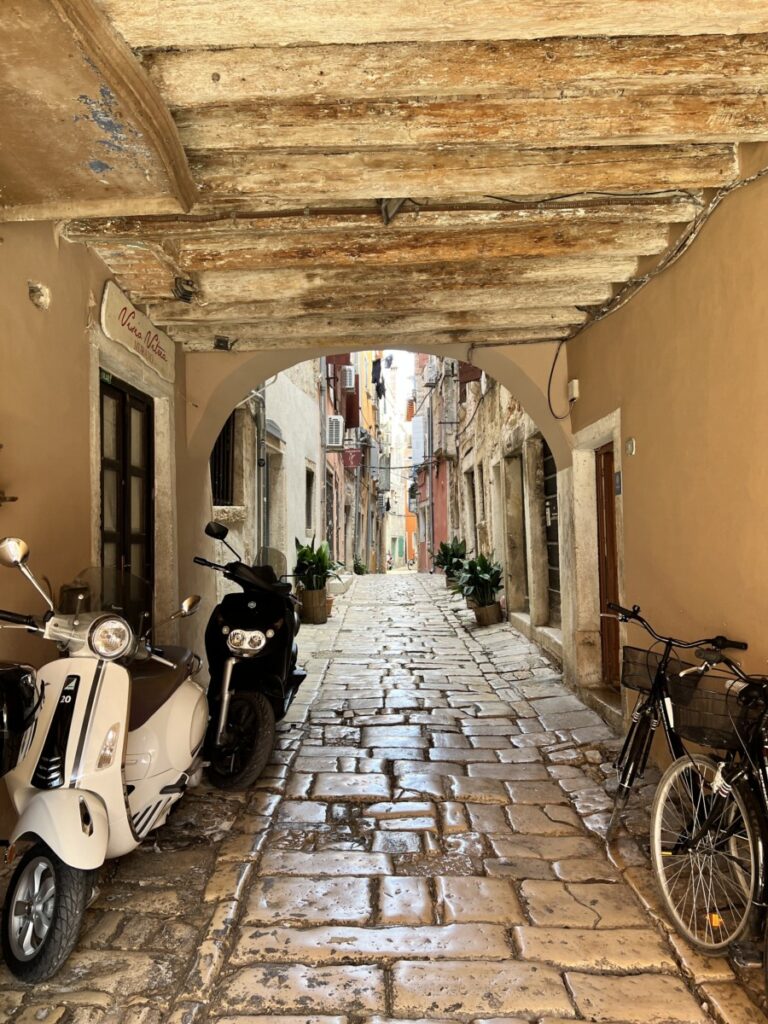 Undergang med vespa i Rovinj