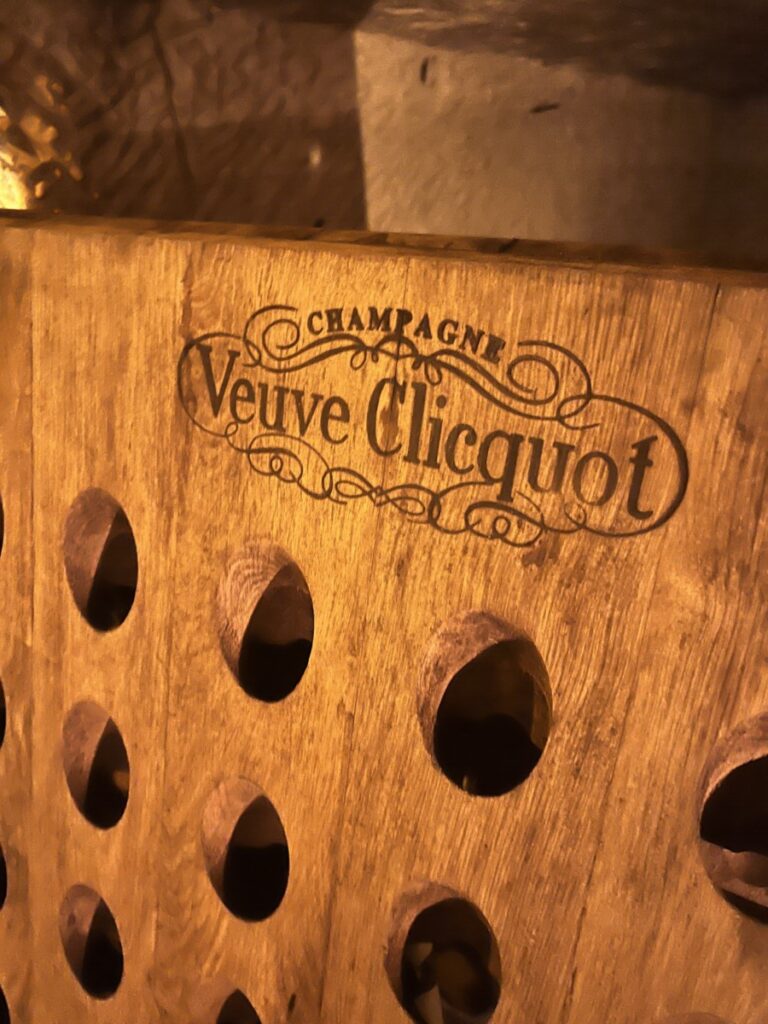 Riddling table hos Veuve Clicquot