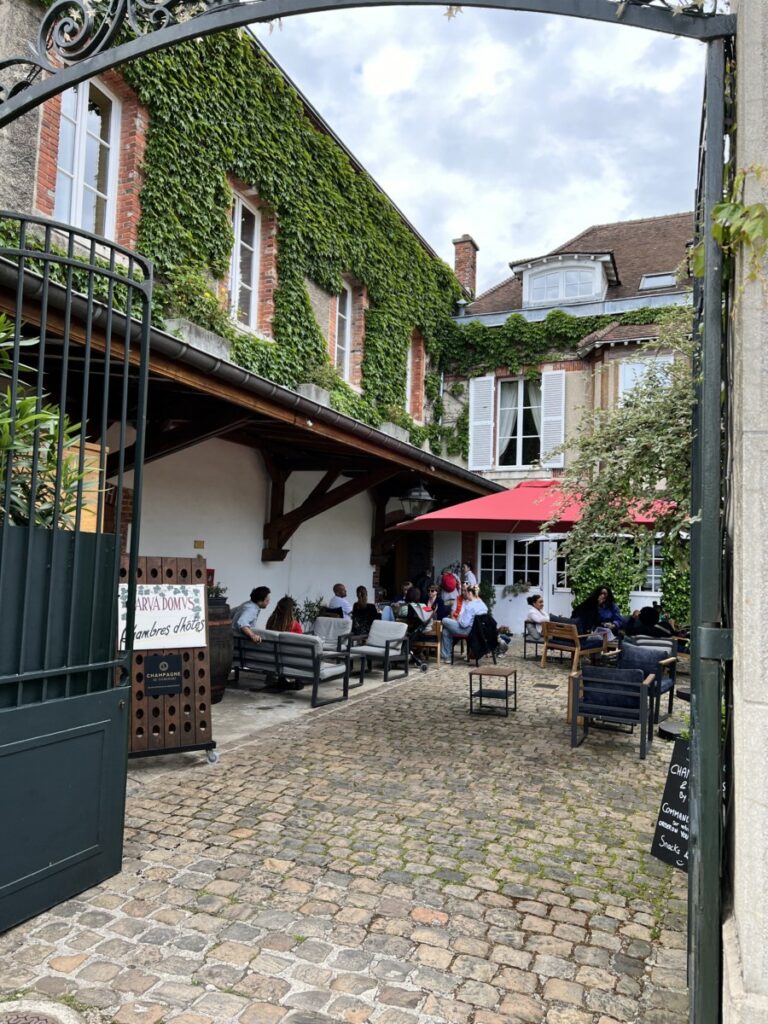 Koselig plass å nyte Champagne i Epernay